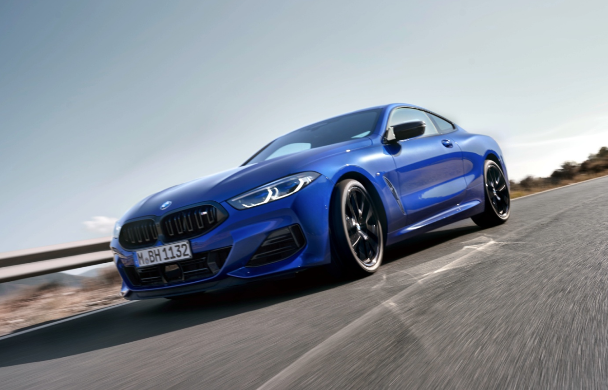 BMW 8 시리즈는 최악의 악몽을 뛰어넘습니다.